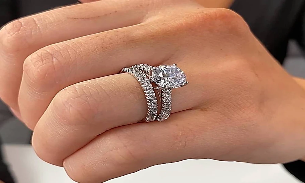 How to choose the best fake diamond ring
